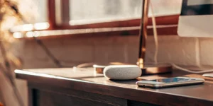 AI call answering service via smart speaker and smartphone.